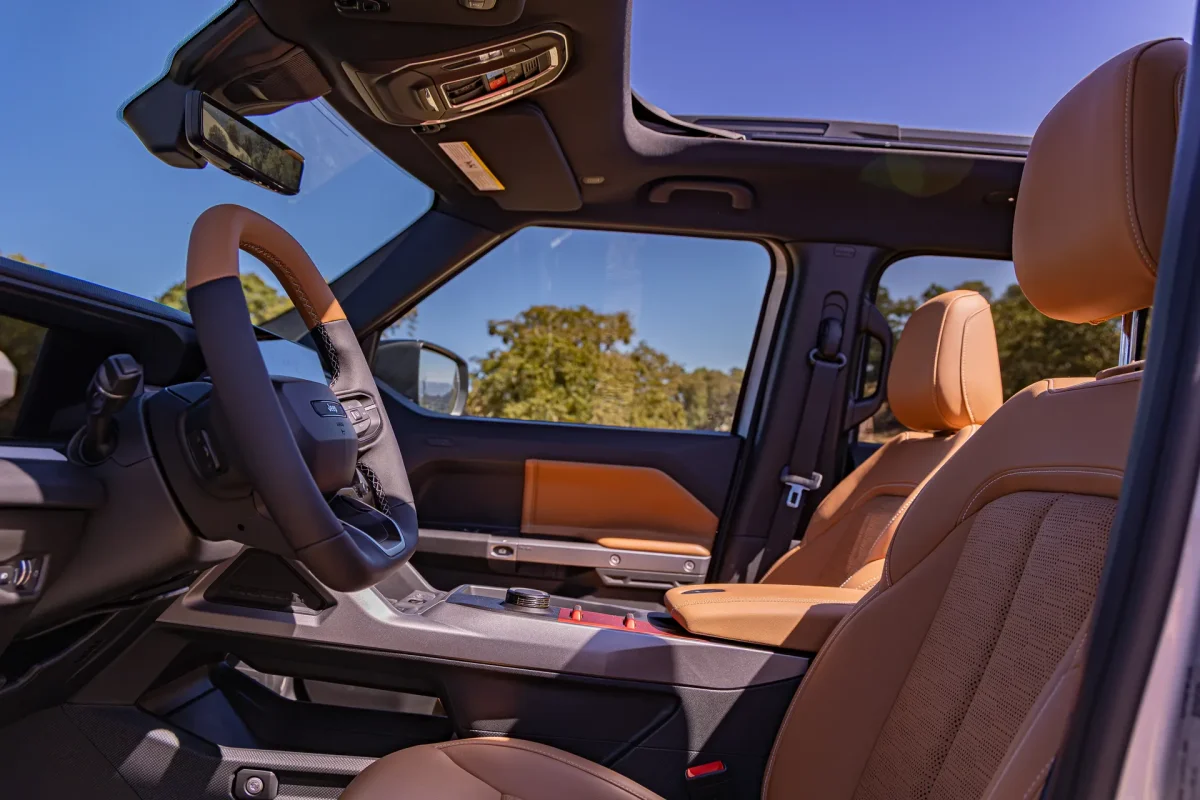 Jeep Recon interior