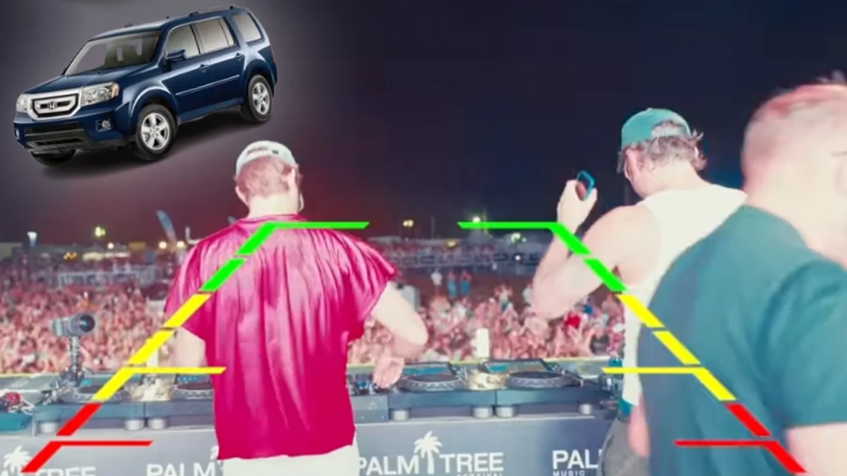 Using a 2010 Honda Pilot Backup Camera to Film a Concert Is Possible, Apparently
