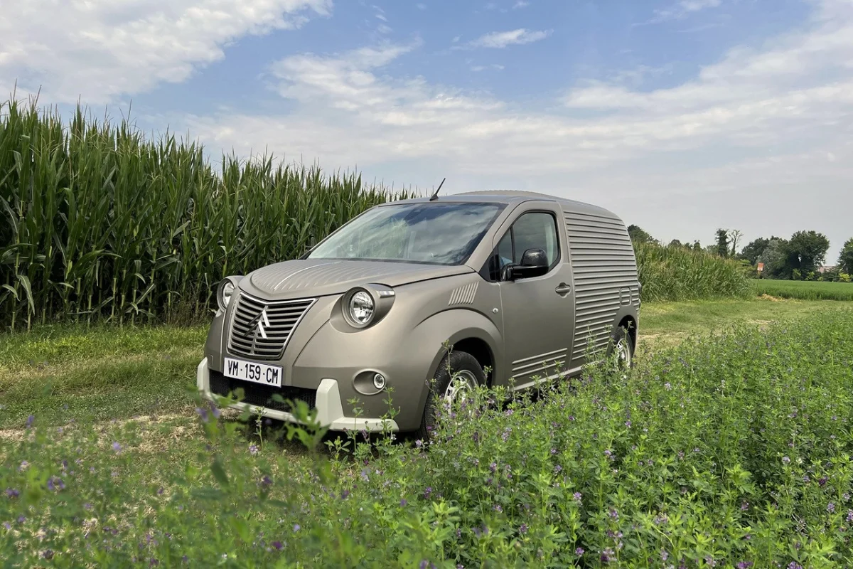 Caselani's kit for Citroën Berlingo inspired by the 2CV Fourgonnette.