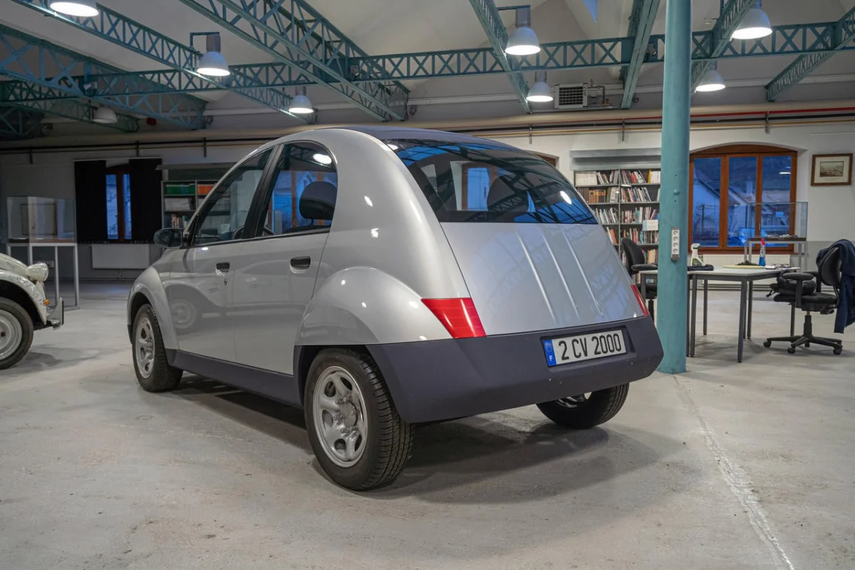 La 2CV 2000 ne vit finalement pas le jour.
