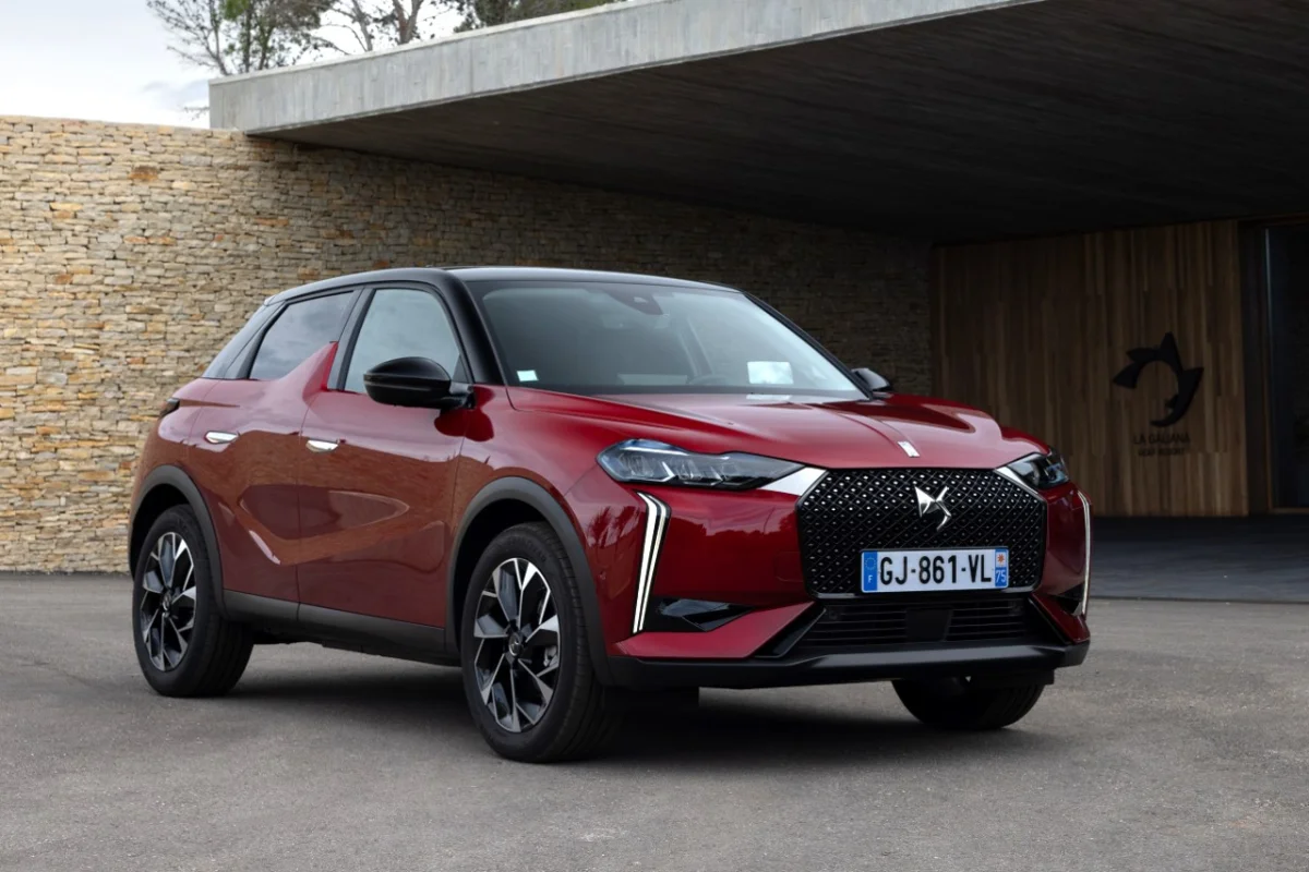 La 2e et actuelle génération de DS 3 est un petit SUV.