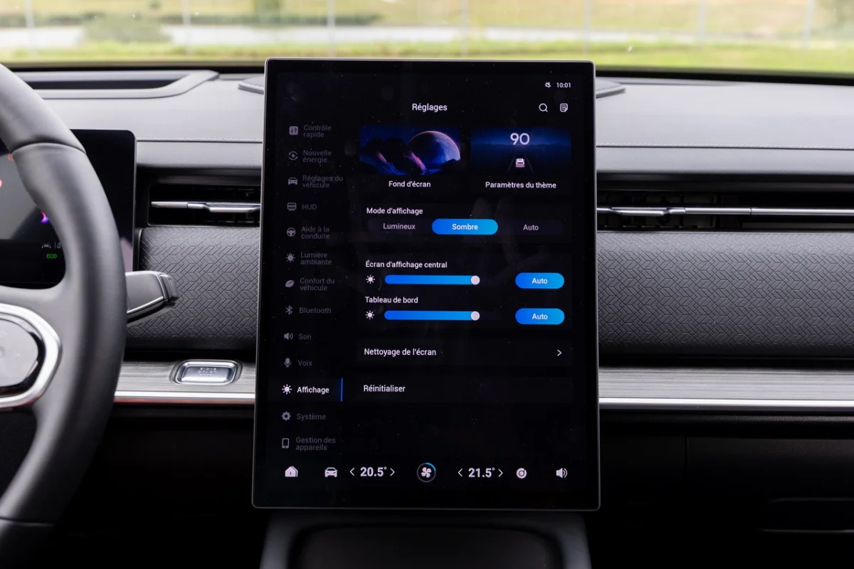 Malgré des menus parfois brouillons, le réglage des ADAS est désormais plus simple.