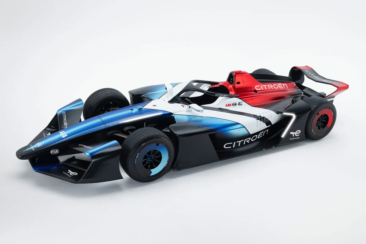 Voici la livrée définitive de la Formule E Citroën Racing... qui clame haut et fort sa nationalité française !