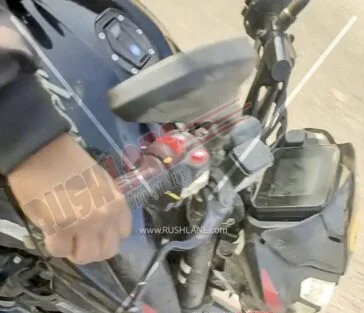 TFT Display of Bajaj Pulsar NS160
